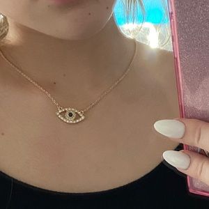 Super sparkly evil eye necklace!!